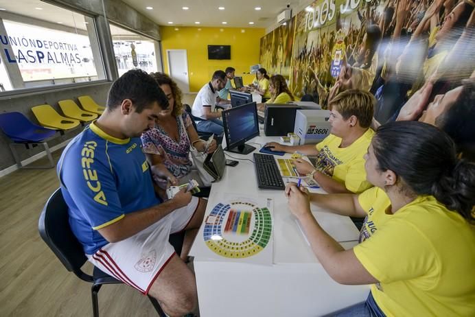 lAS PALMAS DE GRAN CANARIA A 12/06/2017. Inicio de la Campaña 2017-18 de Abonados de la UD Las Palmas. FOTO: J.PÉREZ CURBELO