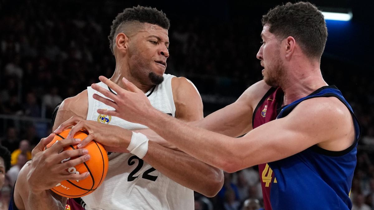 El Real Madrid lidera la clasificación de la Liga Endesa tras imponerse ante el FC Barcelona