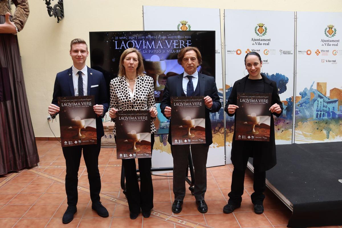 El edil Javier Lopez, María José Soriano (Porcelanosa), el director ycompositor Alfredo Sanz y Paula Escamilla (Xarxa Teatre), en la presentación del evento.