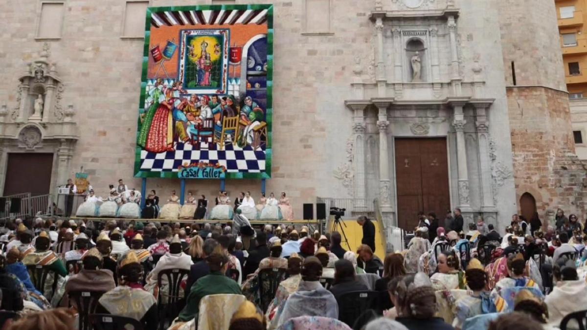 Foto de la entrega de recompensas que tuvo lugar este pasado domingo en una ya engalanada plaza Mayor.