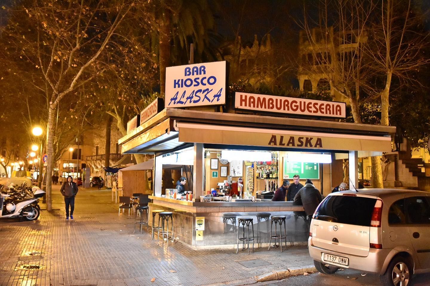 Las fotos del histórico Bar Alaska de Palma, cuyo futuro depende de la reforma de la Plaza del Mercat