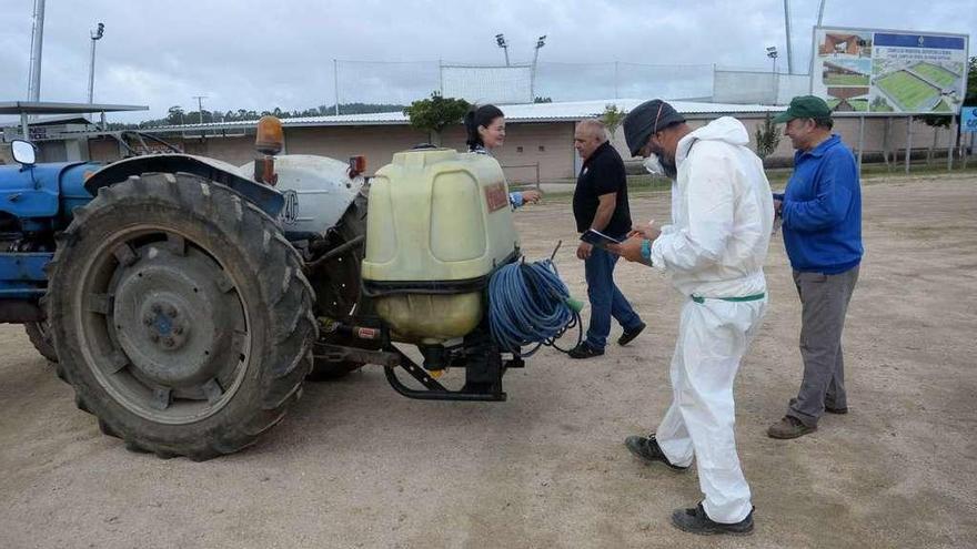 Revisión de la Iteaf en el municipio de Ribadumia. // Noé Parga