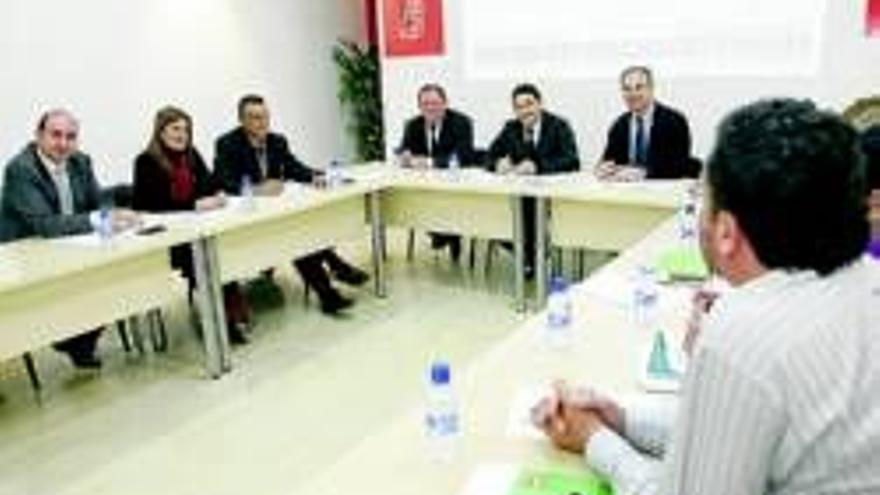 El PSOE retrasa hasta el próximo otoño el nombre de su candidato