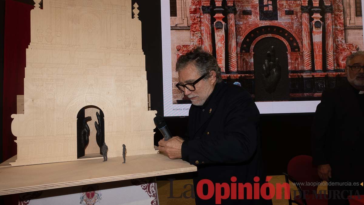 Así fue la presentación de la ‘Puerta del Alma’ de Jaume Blensa en Caravaca