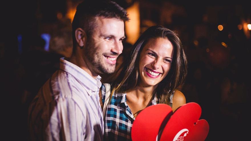 ¿Quieres participar en un beso multitudinario? Acércate con tu pareja a Lastres o Bulnes en la medianoche del día 21