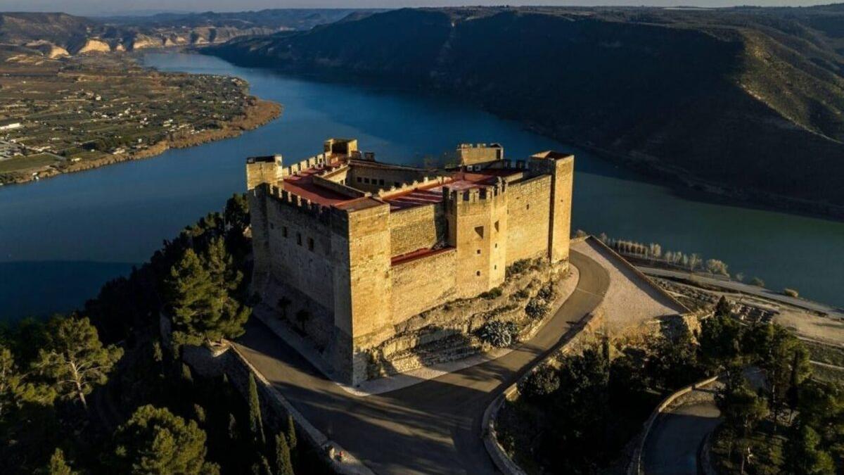 Vídeo | Un pueblo de Zaragoza compra su precioso castillo por 1,9 millones de euros: "Es un sueño que se hace realidad"