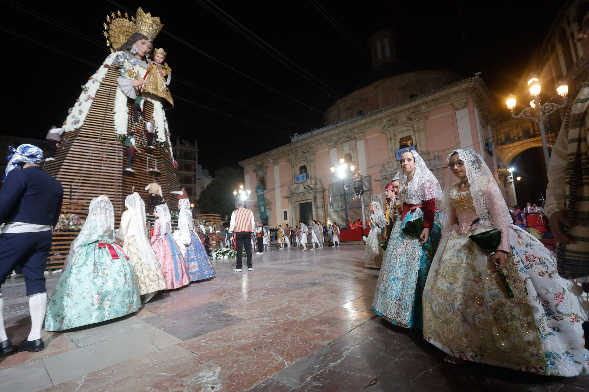Todas las fotos de la Ofrenda del 17 de marzo por la calle San Vicente de 19:00 a 20:00 horas