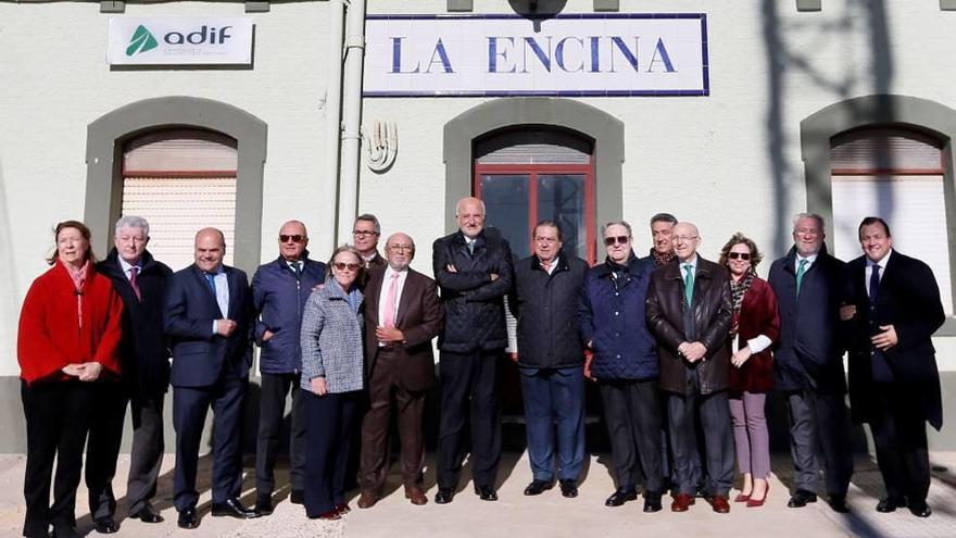 Representantes de las patronales pro Corredor, ayer en La Encina.