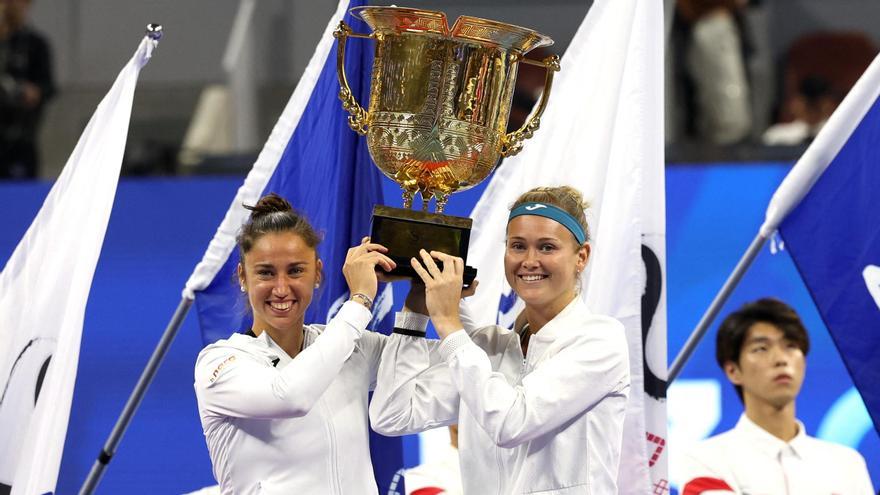 Sara Sorribes conquista el Abierto de China en dobles junto a Marie Bouzkova