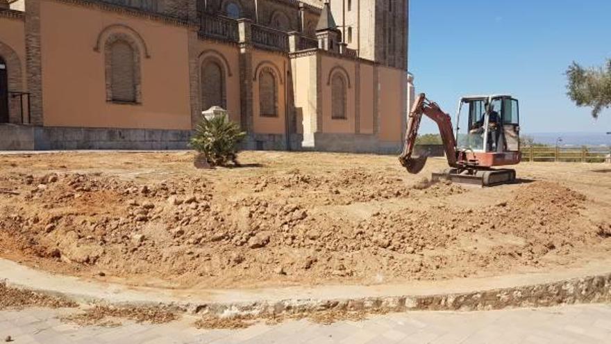 La ermita del Lluch mejorará su entorno con cesped