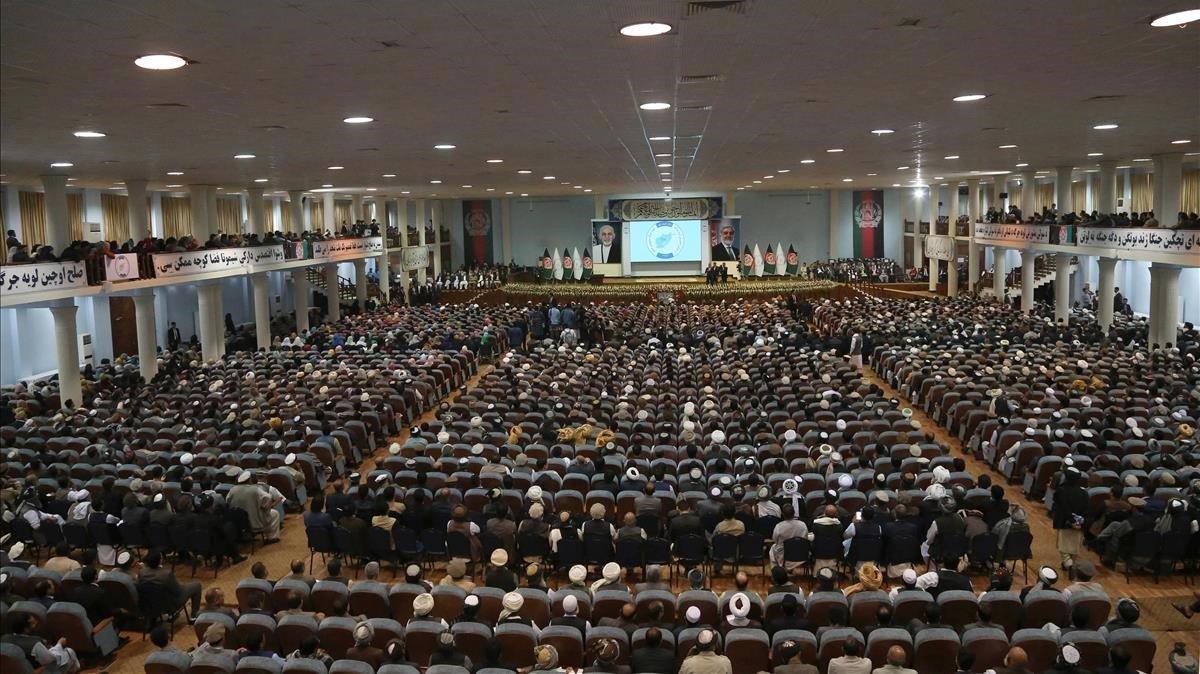 zentauroepp47947926 afghan people attend the first day of the  loya jirga   gran190429155548