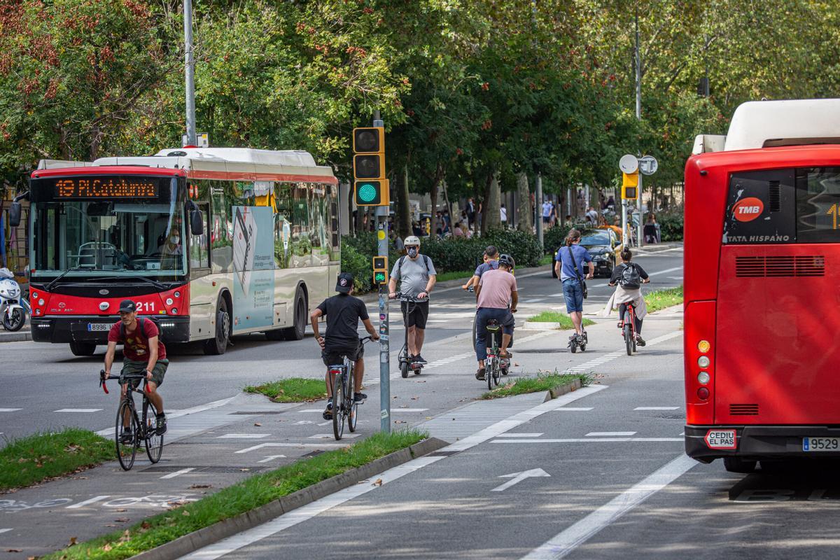 Barcelona 22/09/2020 Barcelona.PLA MOBILITAT. Paseo San Juan de Barcelona, tmb, bus, bicicletas.AUTOR: MANU MITRU