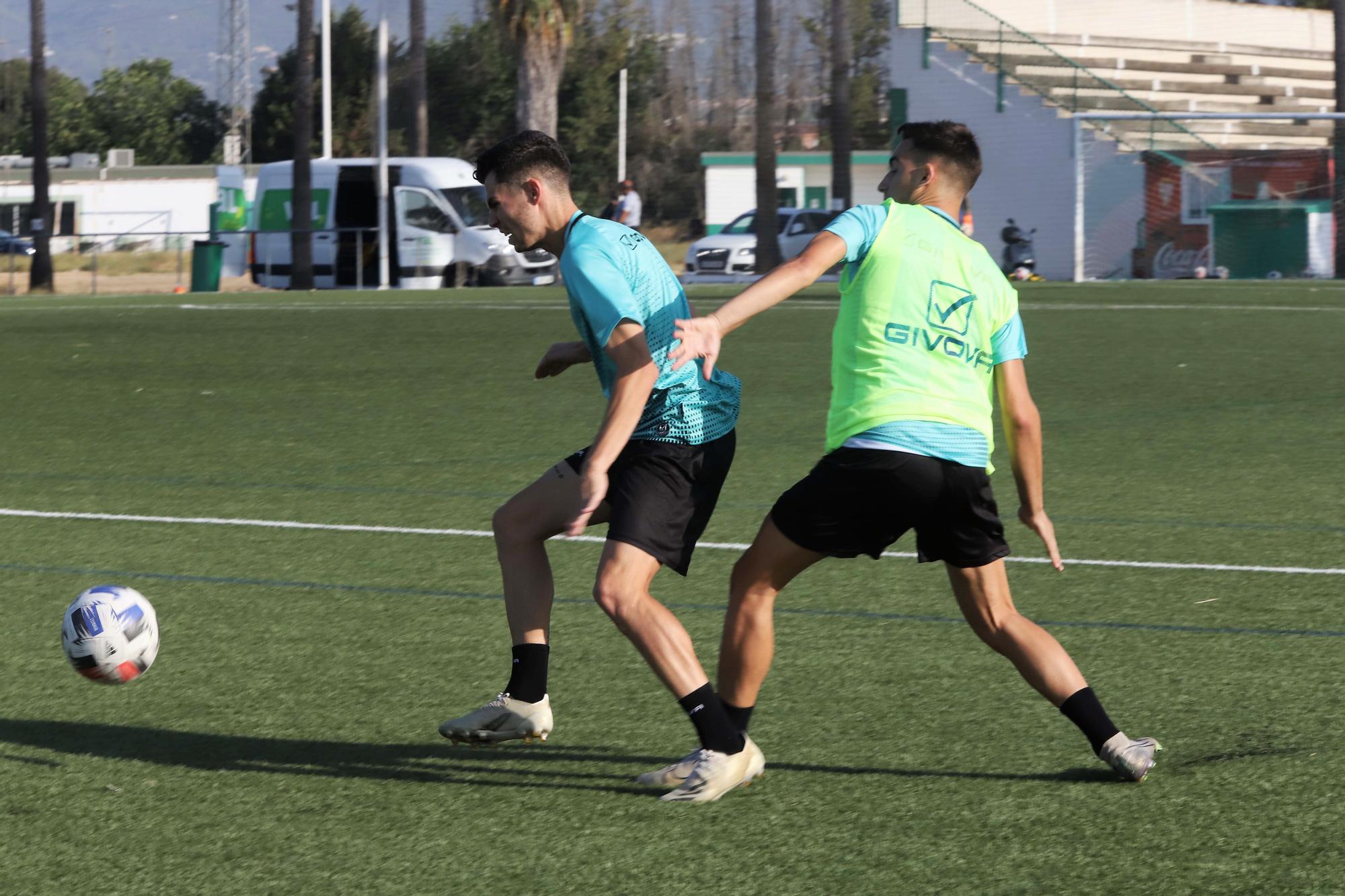 El Córdoba CF se pone a prueba sobre el césped artificial