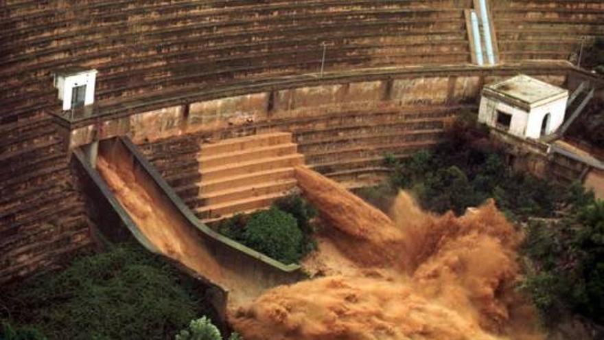 Medio Ambiente aprueba el proyecto para mejorar la seguridad del casi centenario pantano de María Cristina
