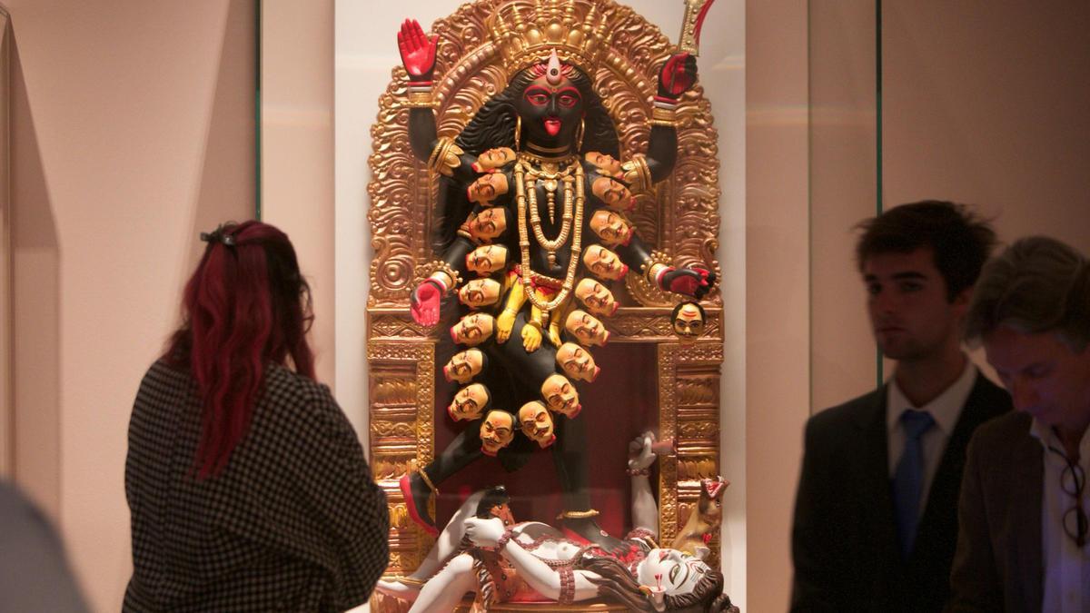 Una de las obras que forman parte de 'Veneradas y temidas', en CaixaForum València.