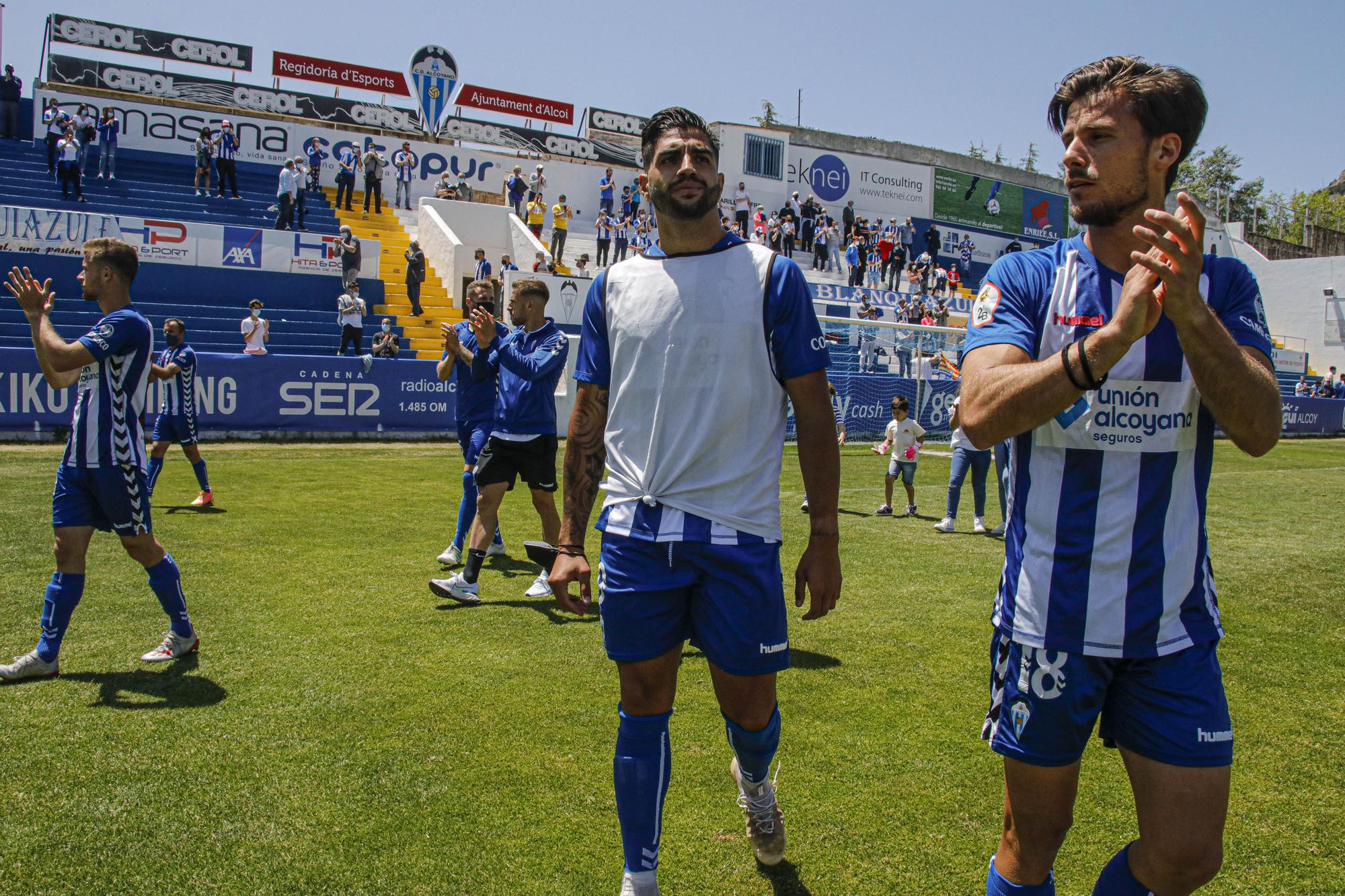 Goles y fiesta en la despedida del Alcoyano (2-3)