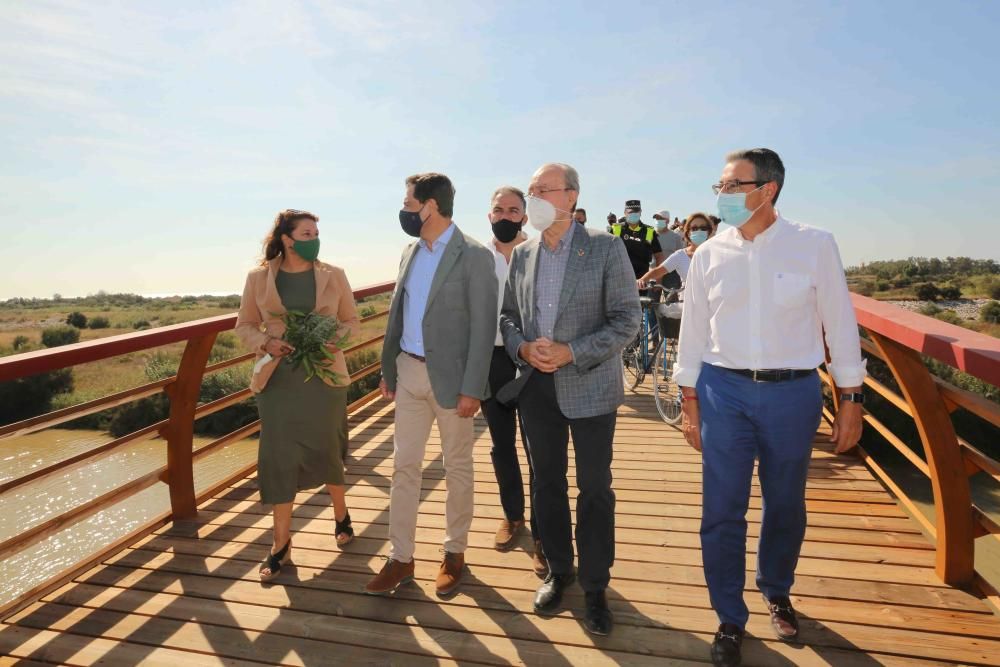 Inauguración de la pasarela peatonal sobre el río Guadalhorce, en Málaga.