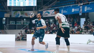 El Frigoríficos del Morrazo se estrena con una derrota ante el Sporting de Portugal (28-35)