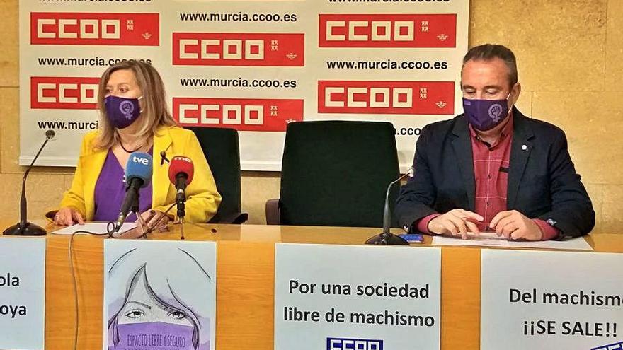 Anna Mellado y Santiago Navarro, de CC OO en la Región.