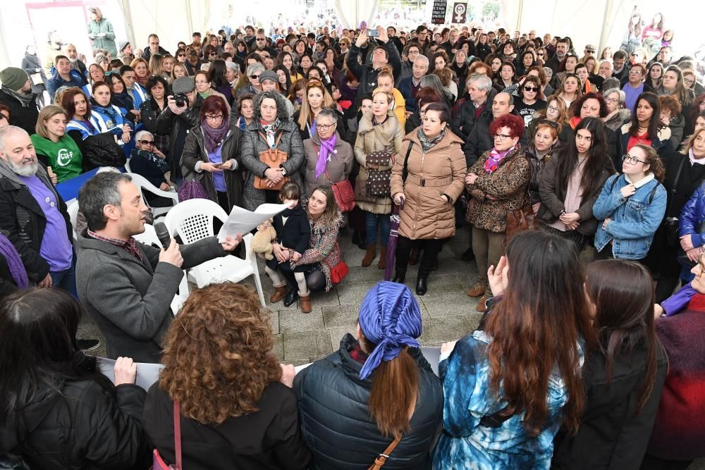 Colectivos feministas se concentran en la Fábrica de Tabacos en una "huelga sin precedentes"