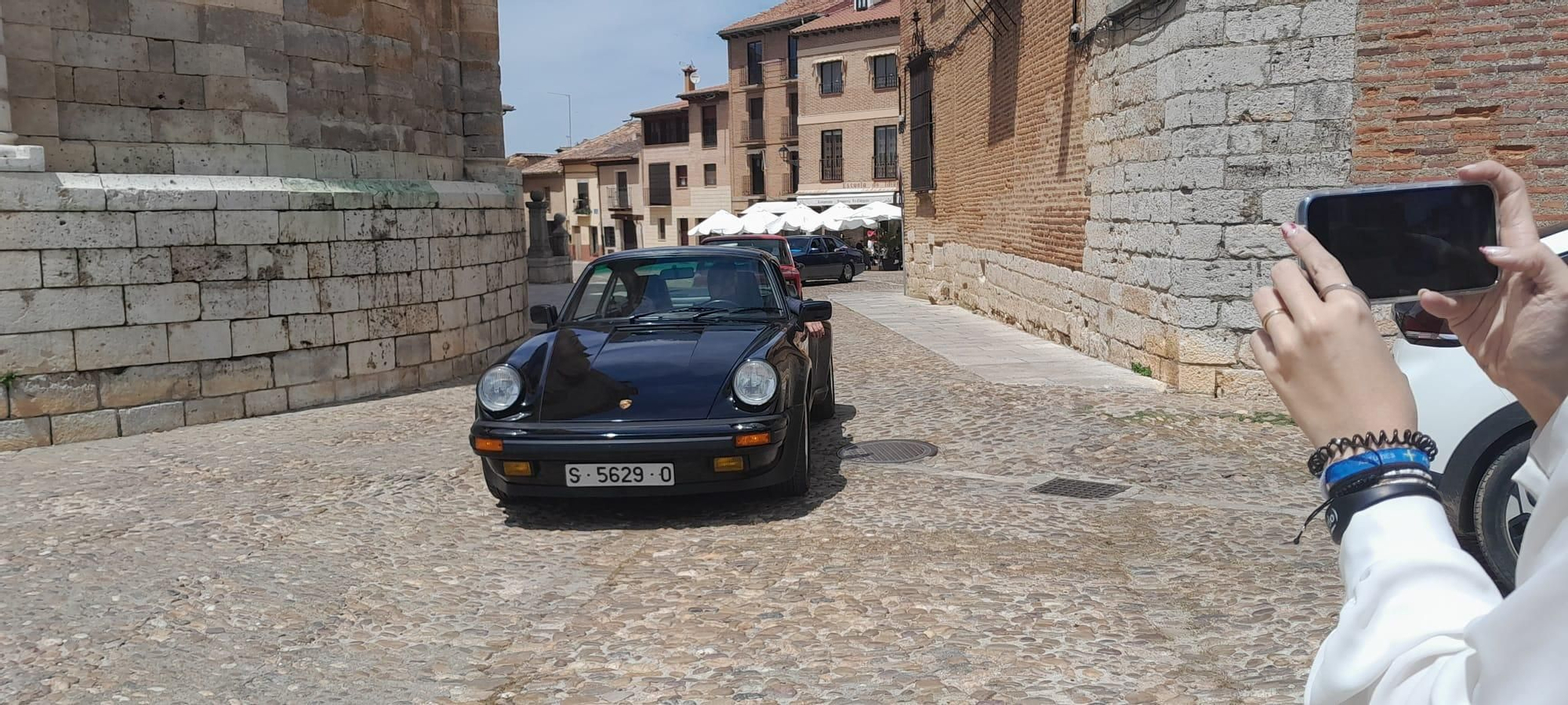 GALERÍA | Reunión de coches clásicos y fiesta de disfraces en Toro