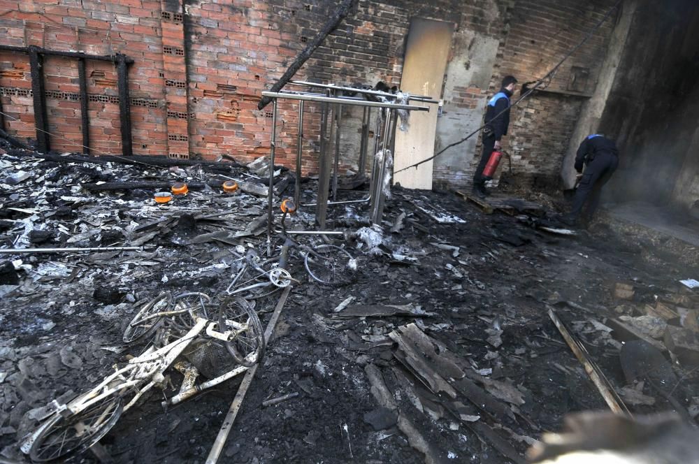 El incendio en un bazar chino en Pola de Lena