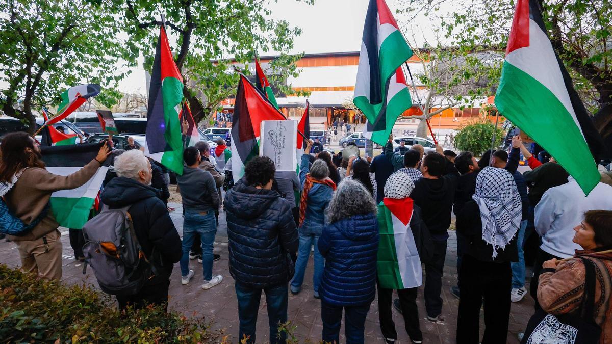 Protesta pro-palestina en el partido jugado en abril en La Fonteta entre Valencia Basket y Hapoel.