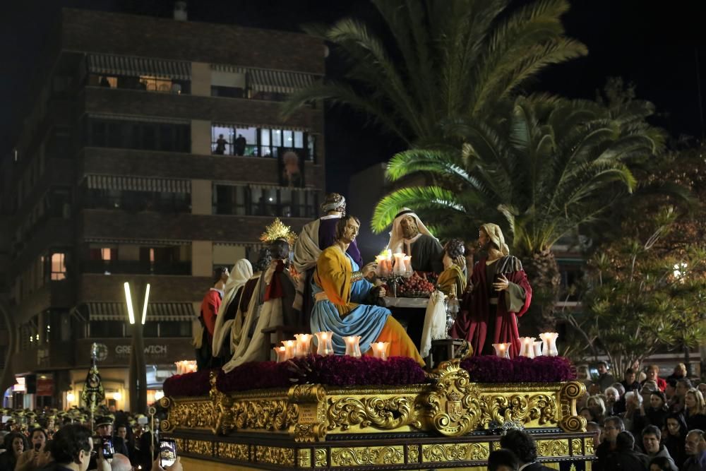 Seis cofradías y siete pasos -faltó el de San Pedro Arrepentido- desfilaron el Lunes Santo en Torrevieja.