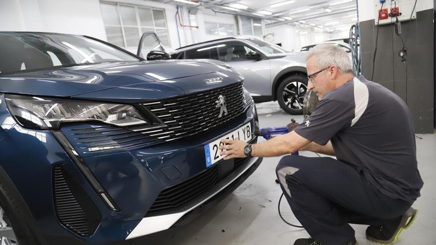 Las matriculaciones de coches retroceden un 9,2% en marzo en Extremadura