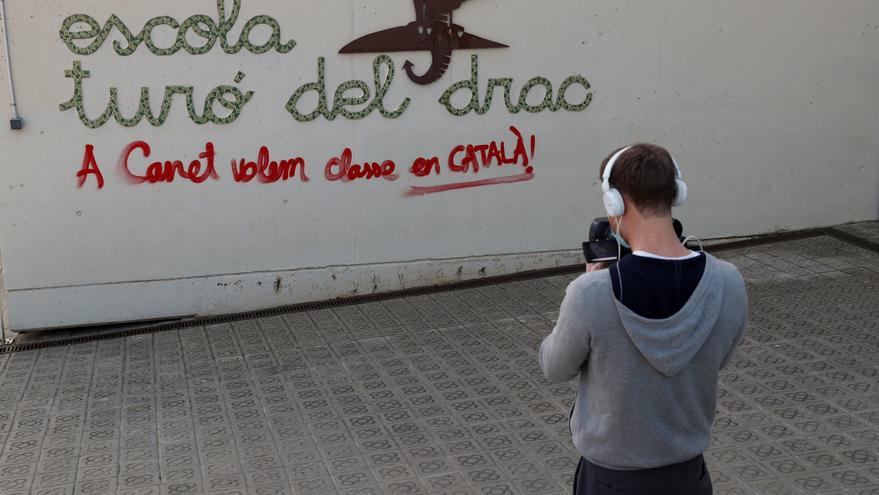 Las familias del colegio de Canet de Mar demandan a diputados de Cs, PP y Vox