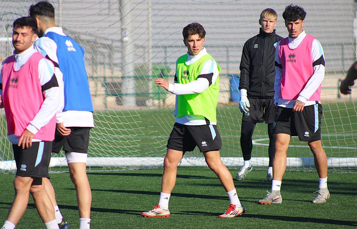 Guillem Terma podría ser titular en el partido que le enfrentará al equipo de su pueblo: Olot.