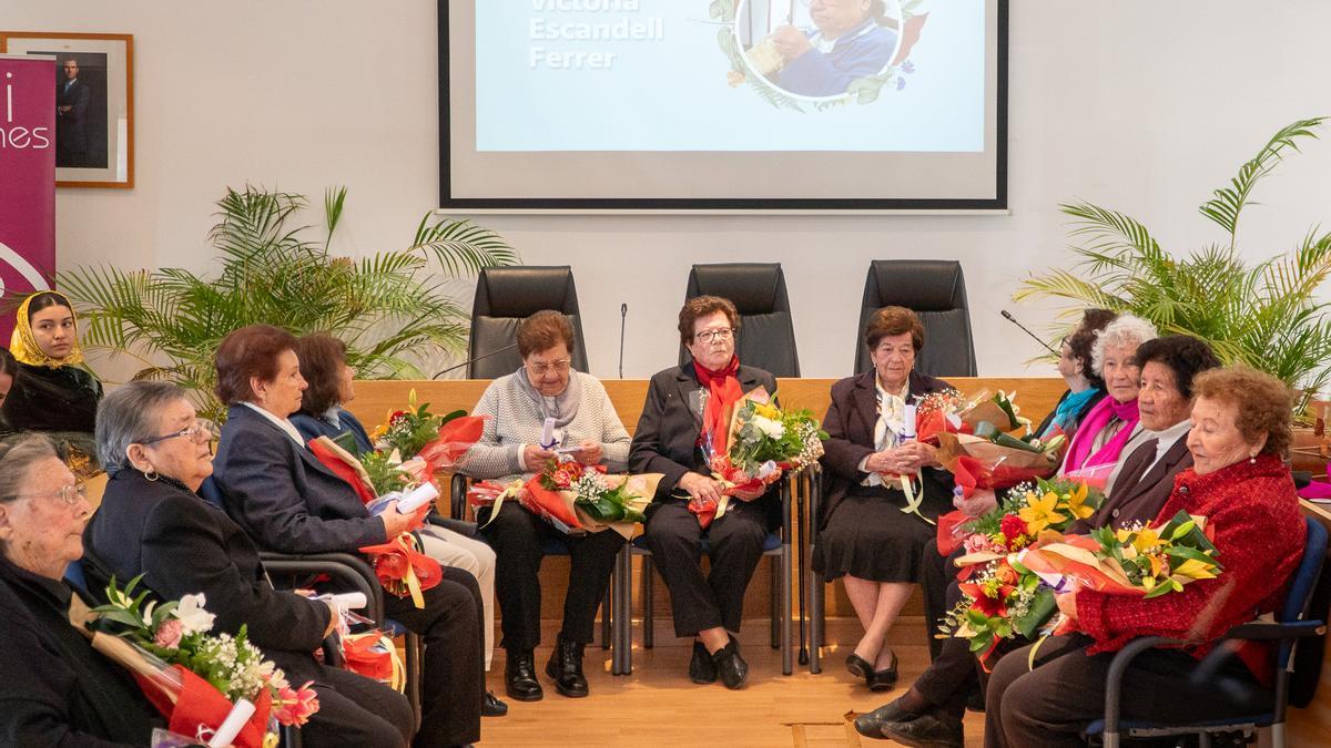 El homenaje a 13 mujeres mayores de Formentera, en imágenes