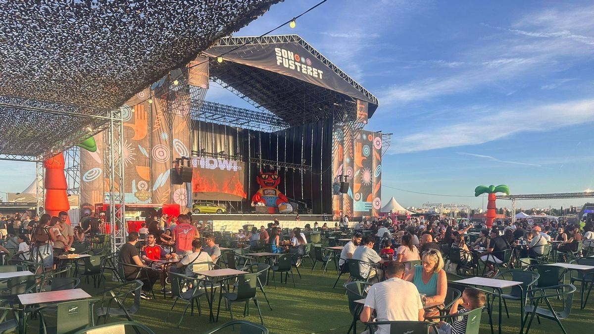 Burger-Beats-und-lange-Schlangen-So-l-uft-das-Mallorca-Burger-Fest