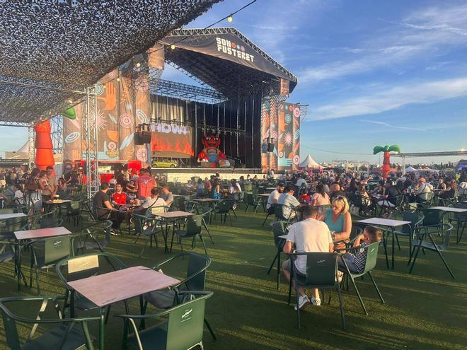 So-ist-die-Stimmung-beim-Mallorca-Burger-Fest-in-Son-Fusteret