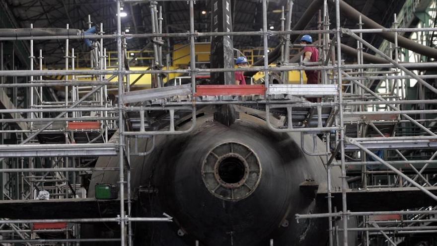 Un obrero trabajando en las instalaciones de Navantia, en una imagen de archivo.