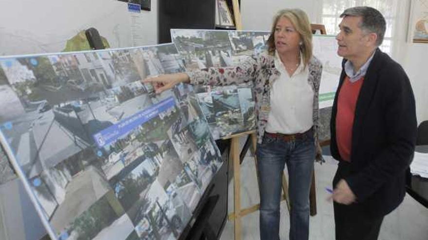 La alcaldesa, Ángeles Muñoz, y el edil de Obras, Javier García.