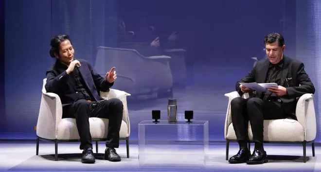 Encuentro de Byung-Chul Han, premio "Princesa de Comunicación y Humanides", con la prensa y con el público