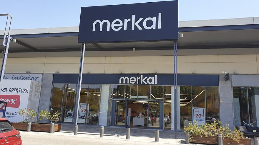 La plantilla del almacén de Merkal Calzados irá a la huelga el 27 de febrero