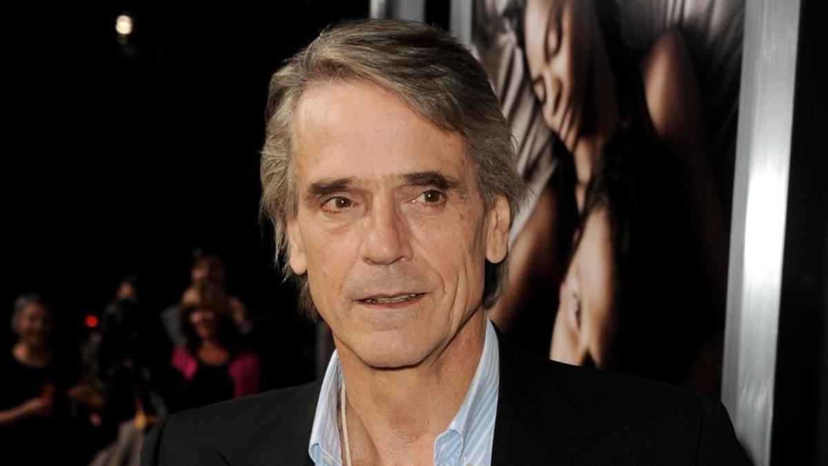 zentauroepp20242383 actor jeremy irons arrives at the premiere of cbs films   th180627131513