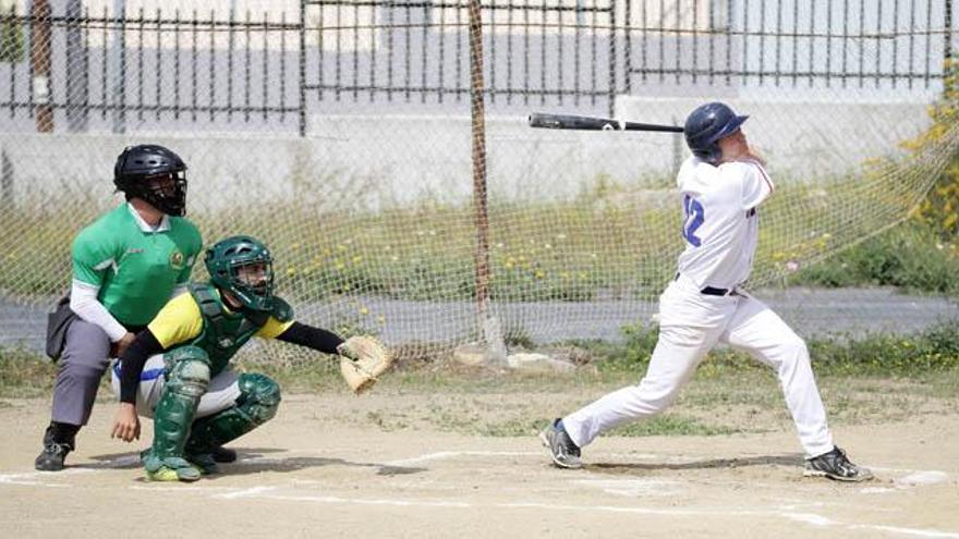 Los Tiburones consiguieron una importante victoria frente al Chiclana.