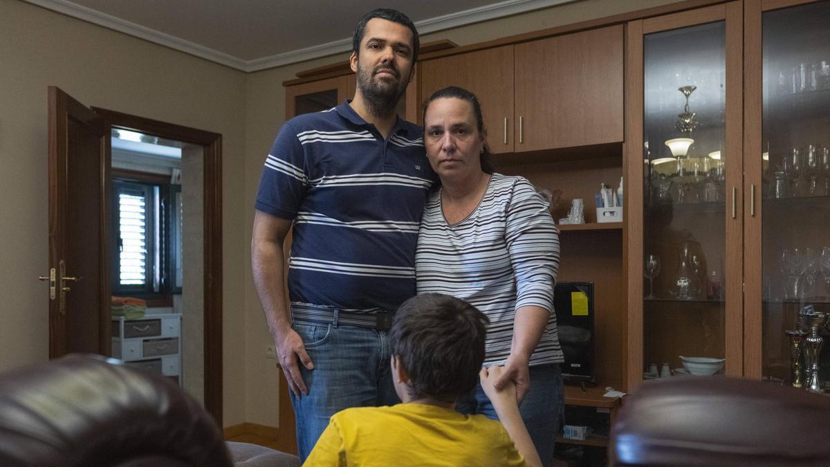 Los padres de un niño con autismo, a los que una jueza dio la razón, piden a la Xunta que revise el caso tras una valoración «errónea» que rebajó el grado de dependencia