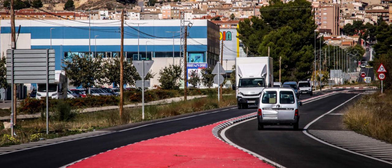 Acceso a Onil por la antigua CV-815, uno de los viales transferidos.