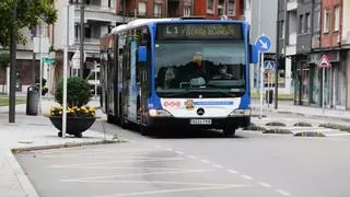 El autobús urbano en Avilés "pincha" por tener muchas paradas y rutas poco directas