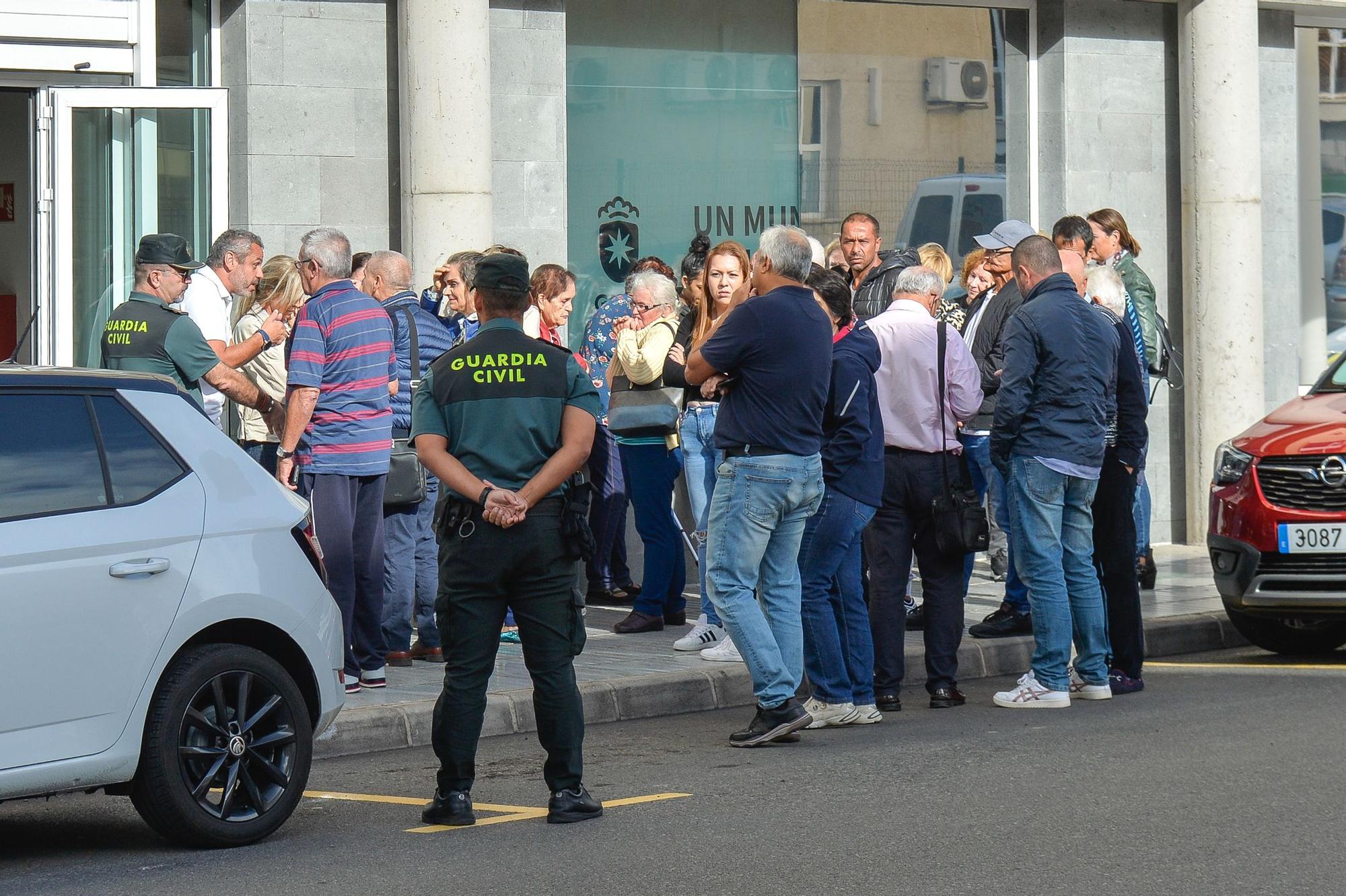 Concetración de afectados por el traslado de la residencia de mayores Tarazona