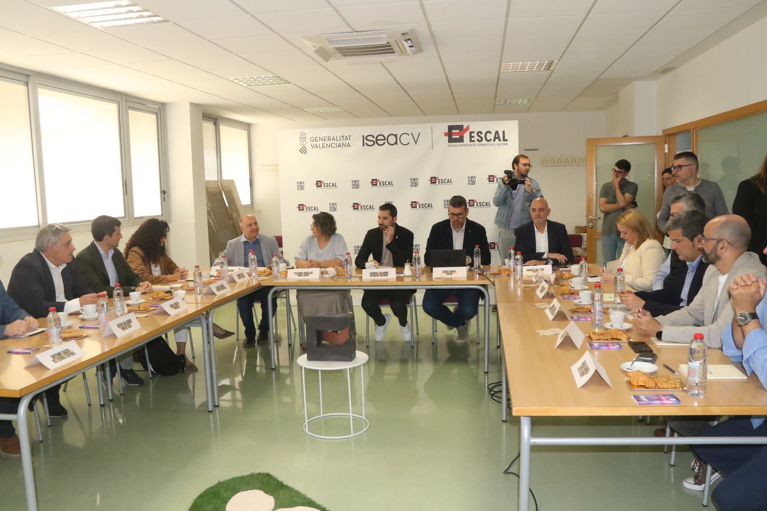 Jornada sobre relevo generacional en la cerámica
