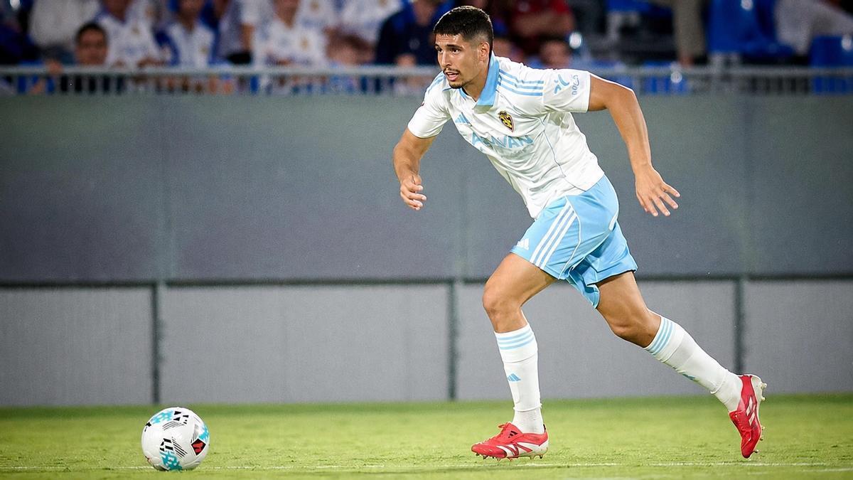 Hugo Carrillo, jugando con el Zaragoza.