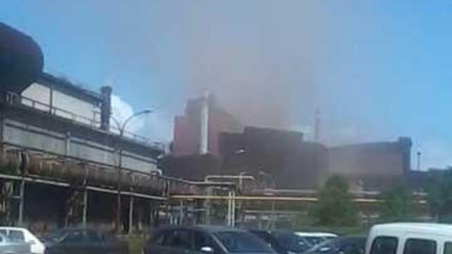 Emisiones de la factoría de Arcelor en Veriña, en los últimos días.