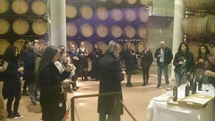 Los blogueros visitan el Museo del Vino de Pagos del Rey en Morales de Toro.