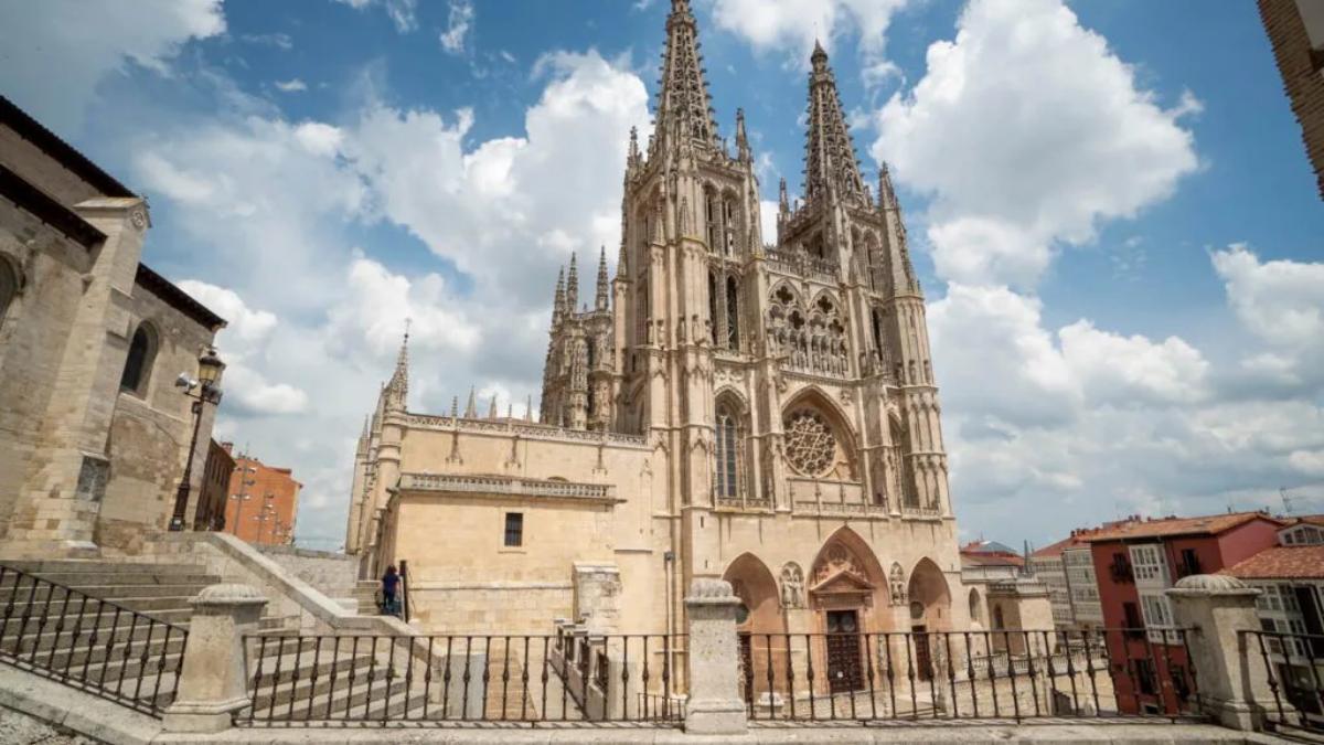 La catedral de Burgos es la única de España que dispone del título de la UNESCO individualmente, sin estar relacionada con el casco histórico de su ciudad