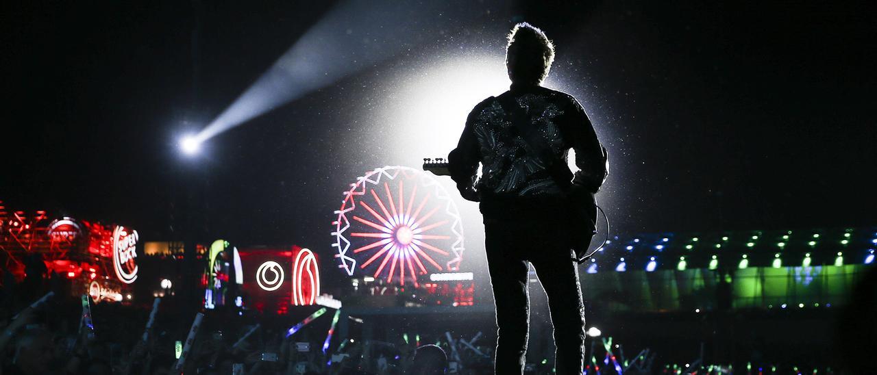 El líder de la banda Muse, Matt Bellamy, en el concierto que dio la banda en Lisboa en 2018